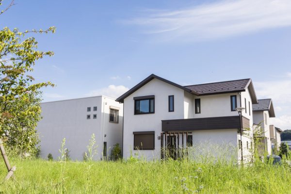 【南側と北側は要注意?】外壁塗装が必要か分かるセルフチェック